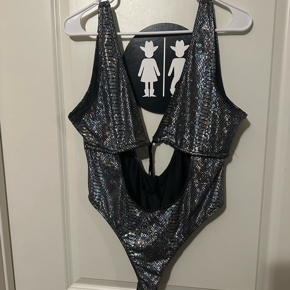 Bodysuit/swimsuit